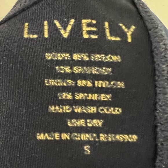 Lively Active Cross-Back Bra Size Small - Picture 4 of 4